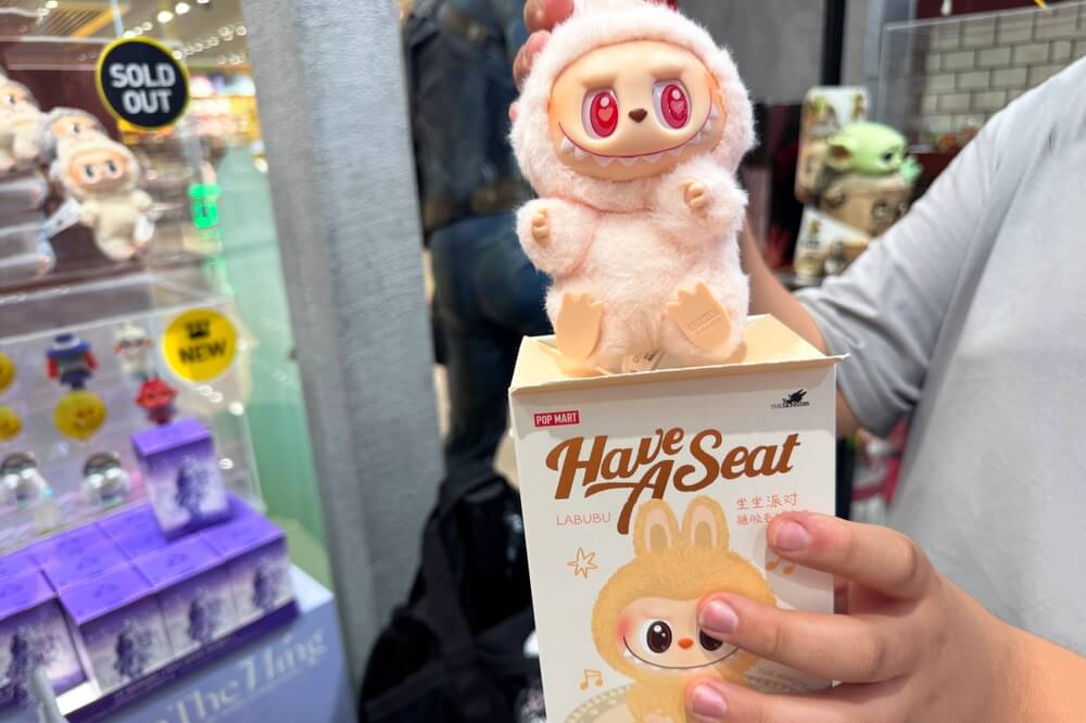 pop mart labubu
