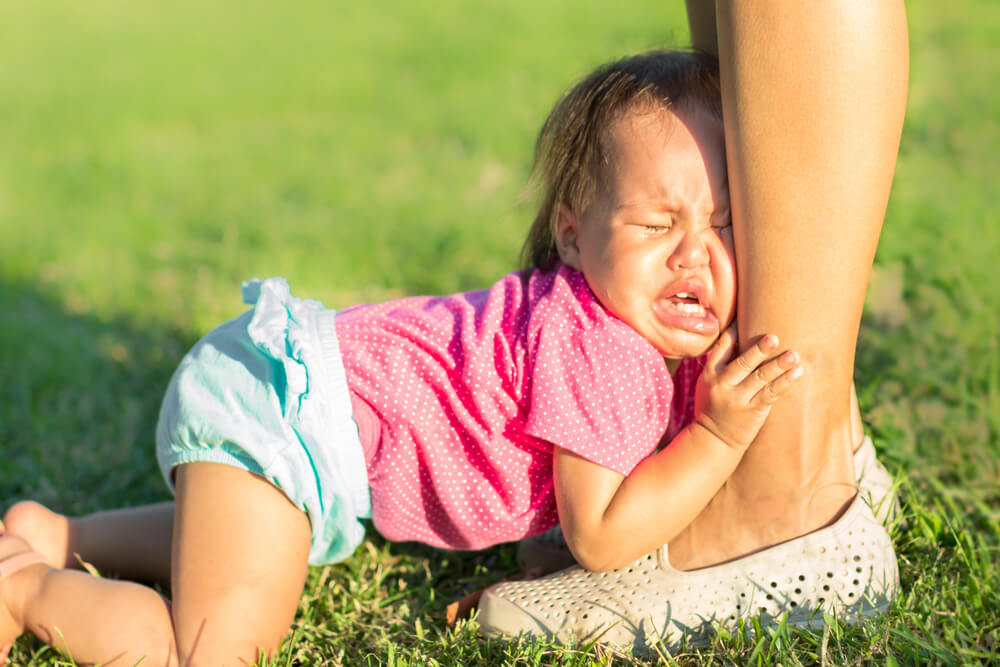 how to handle toddler tantrums